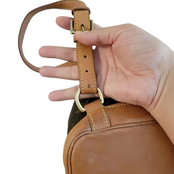 Louis Vuitton Montsouris MM Backpack - Picture 9 of 16